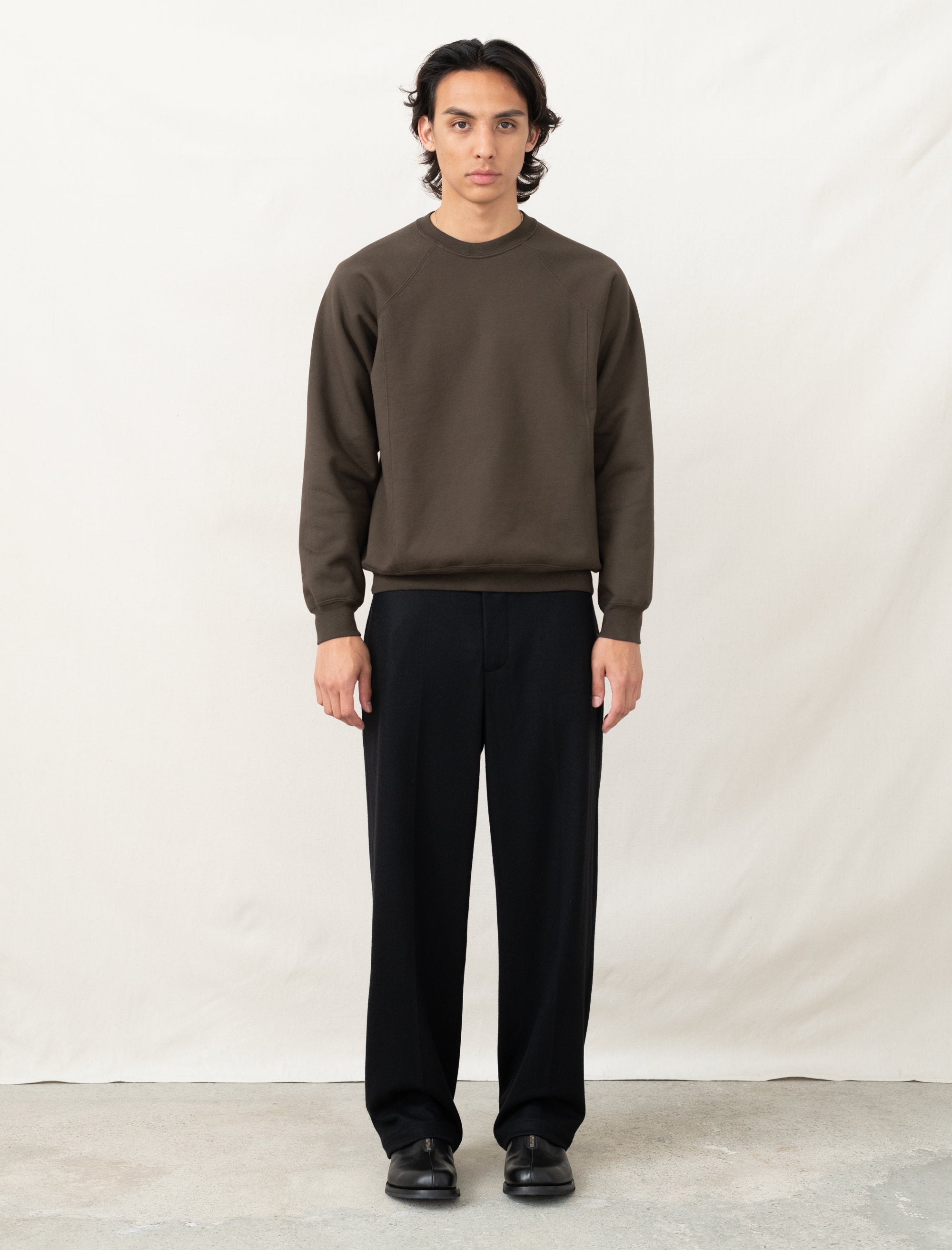 Heavy Gusset Crewneck (Black Olive)