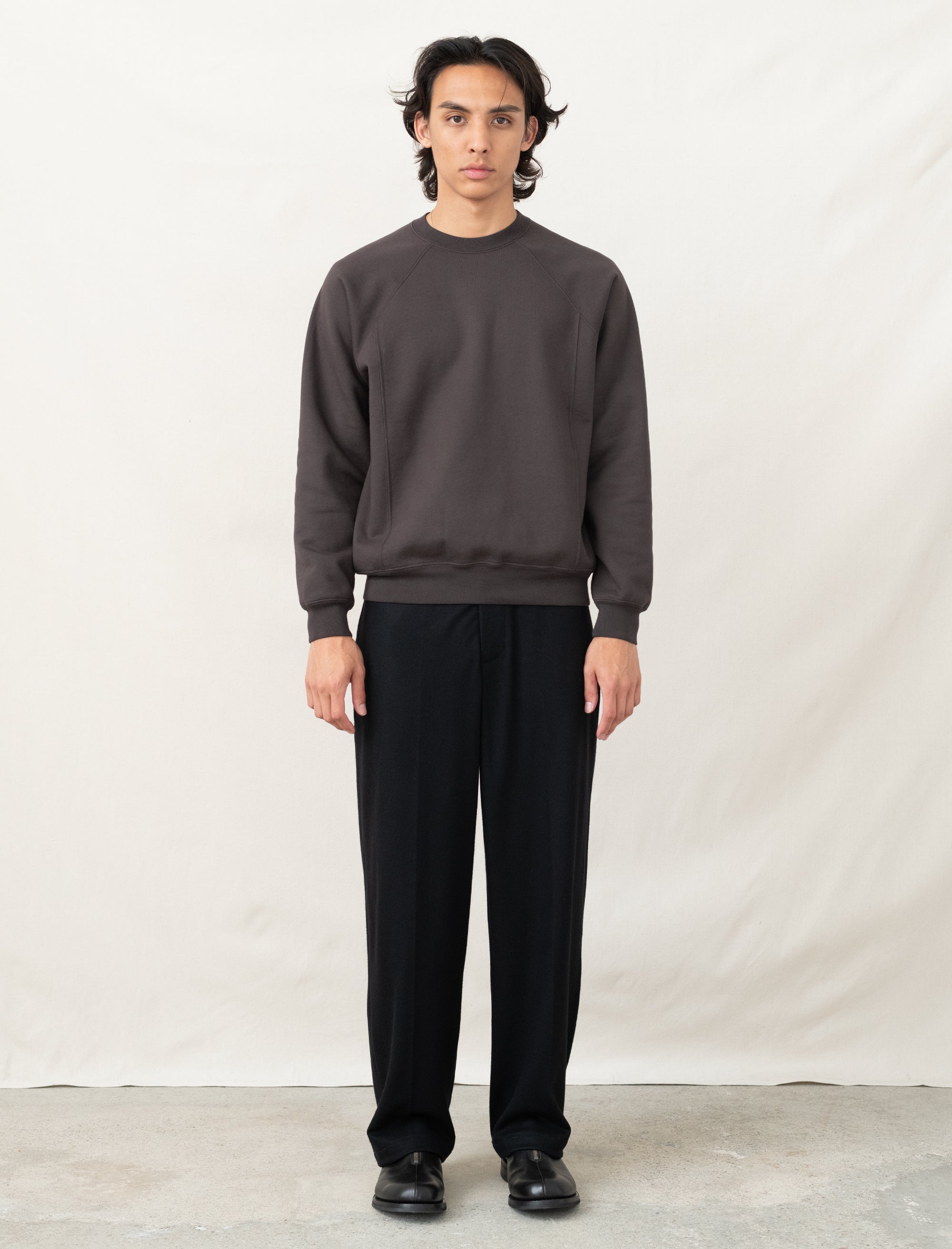 Heavy Gusset Crewneck (Tire Black)