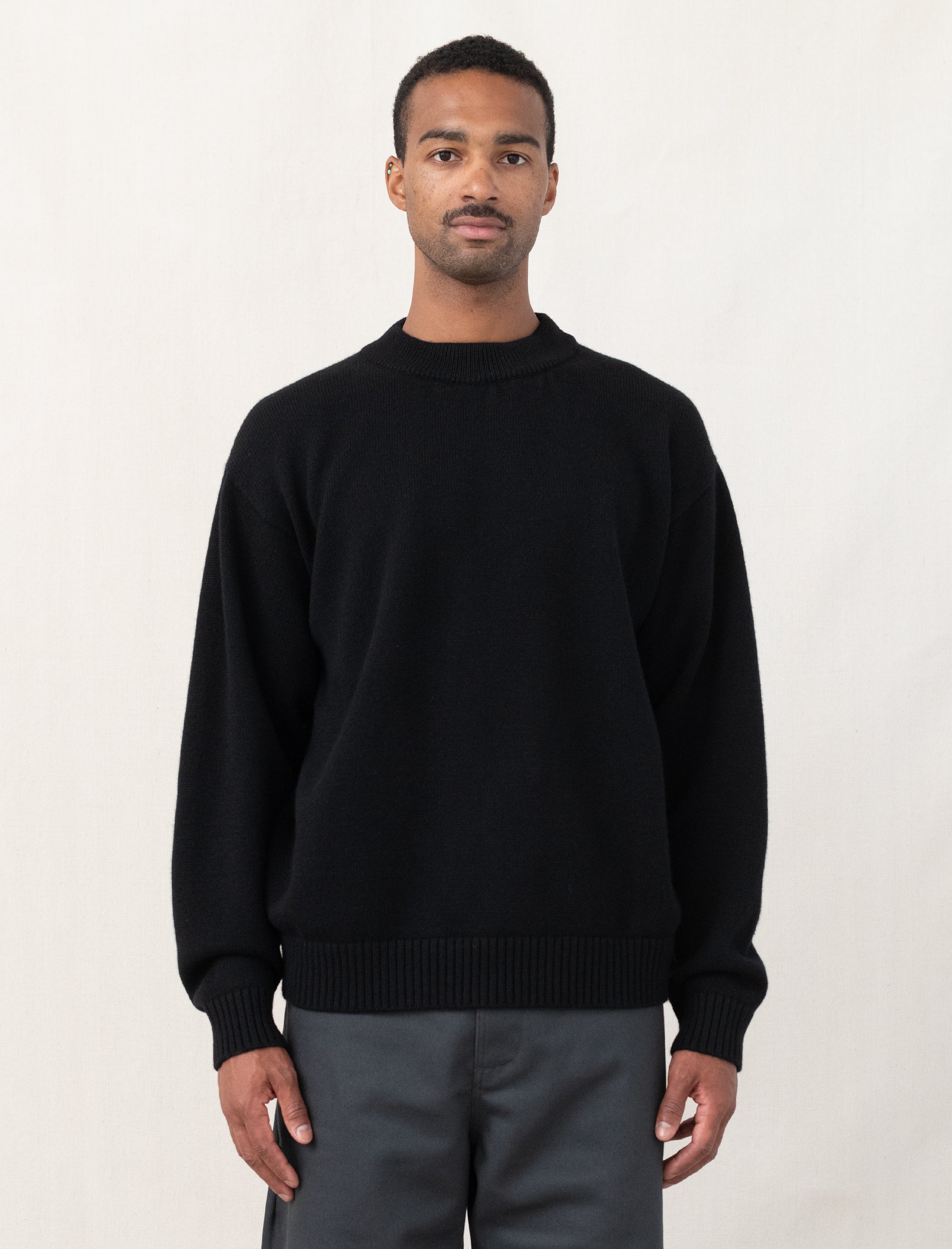 Source Sweater (Black)