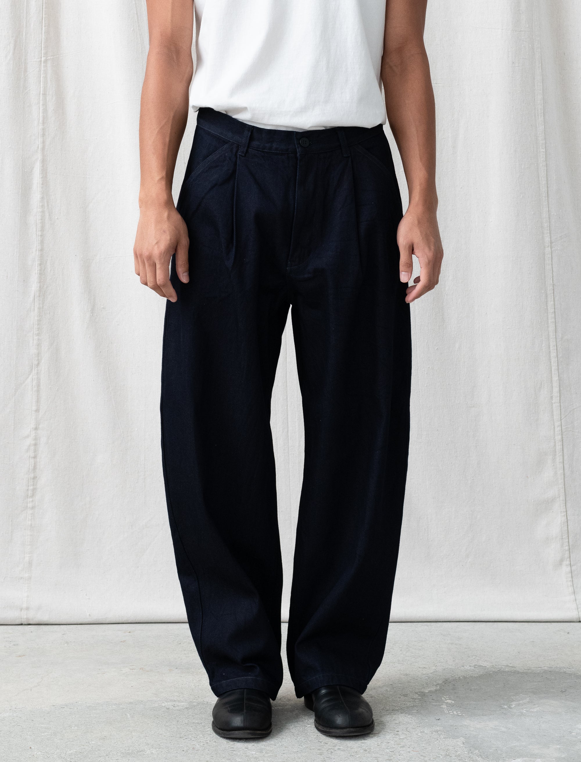 12oz Denim Deep Tuck Pants (Dark Navy)