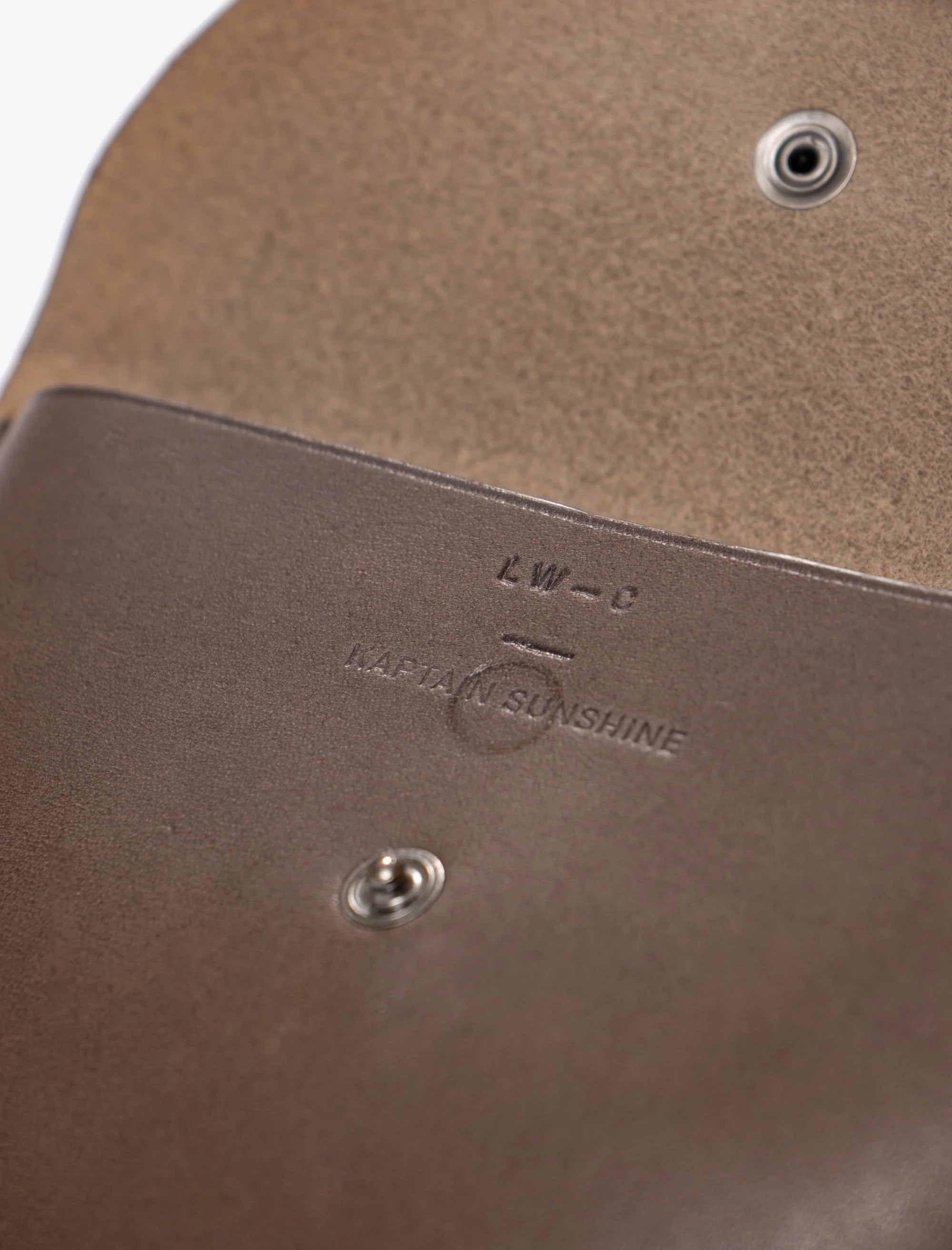 Kaptain Sunshine Leather Pouch (Brown Smooth)