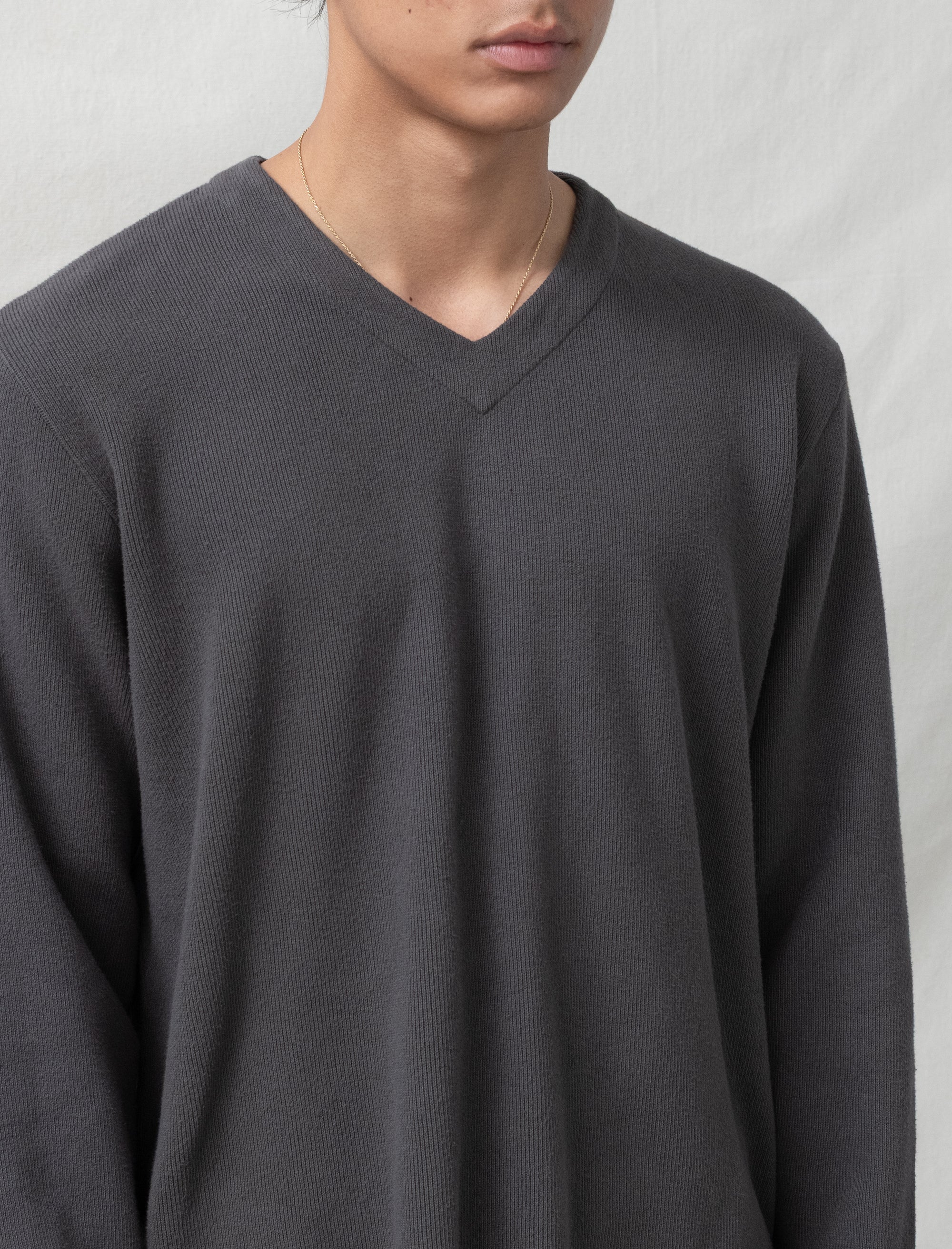 Lady White Co. Cropped V-Neck Sweater (Pewter) – Bows and Arrows