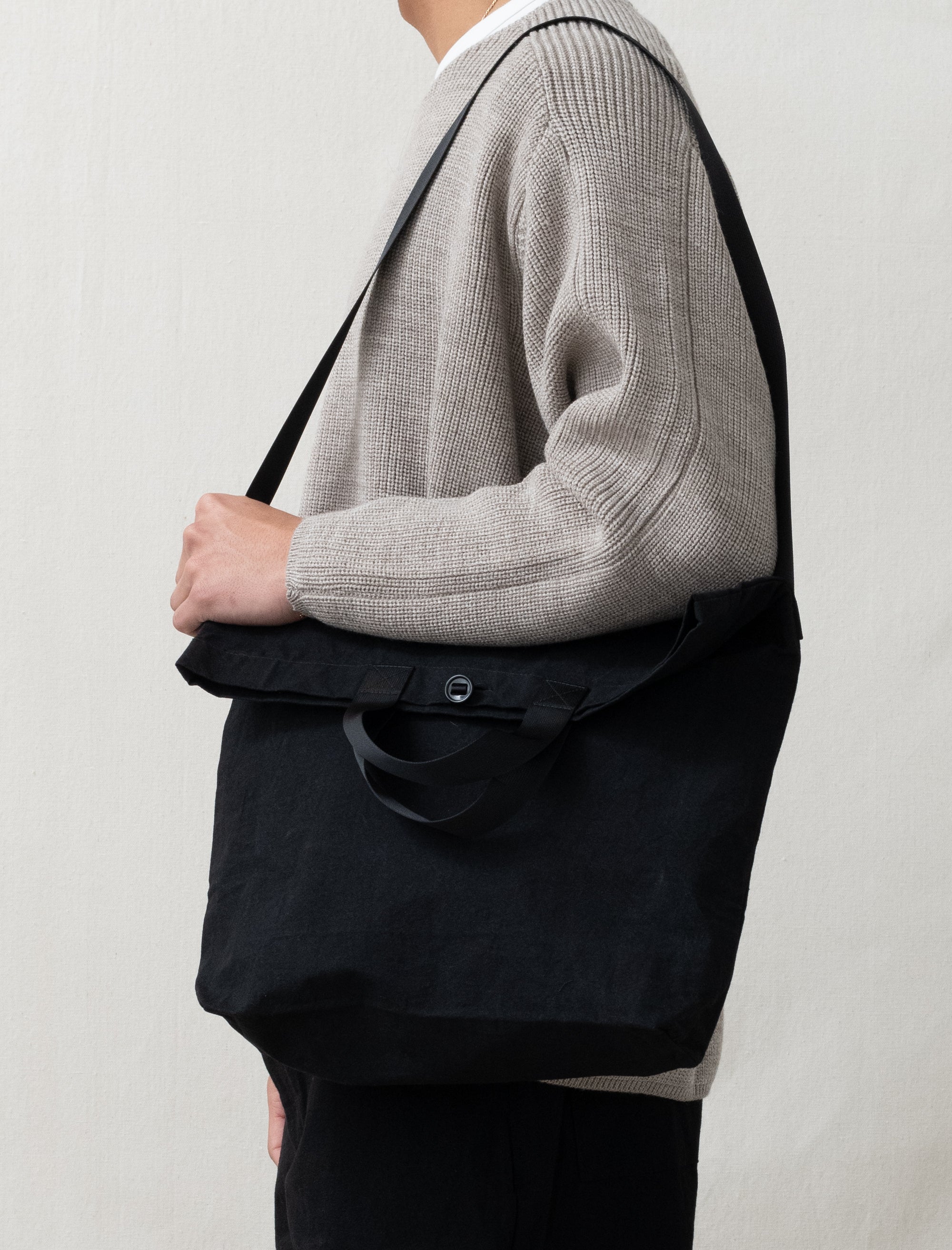 R0B1 Multi Handle Tote (Black Wax)