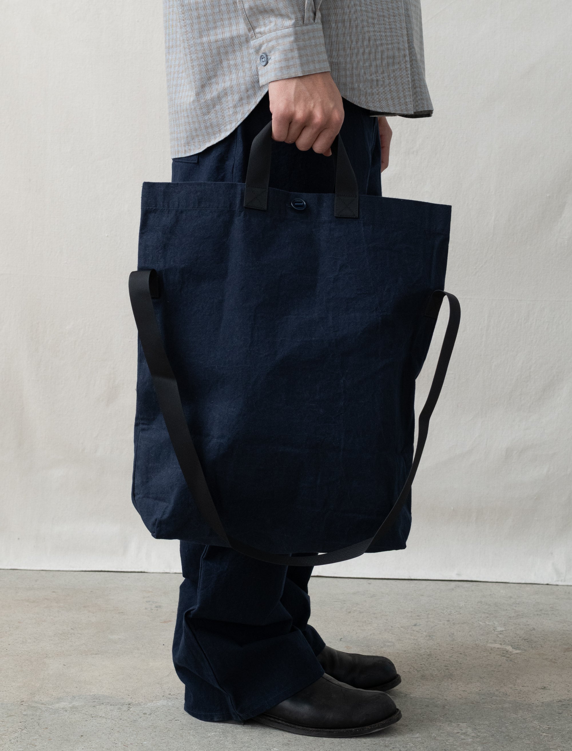 MAN-TLE R20B1 Multi Handle Tote (Pacific Wax) – Bows and Arrows