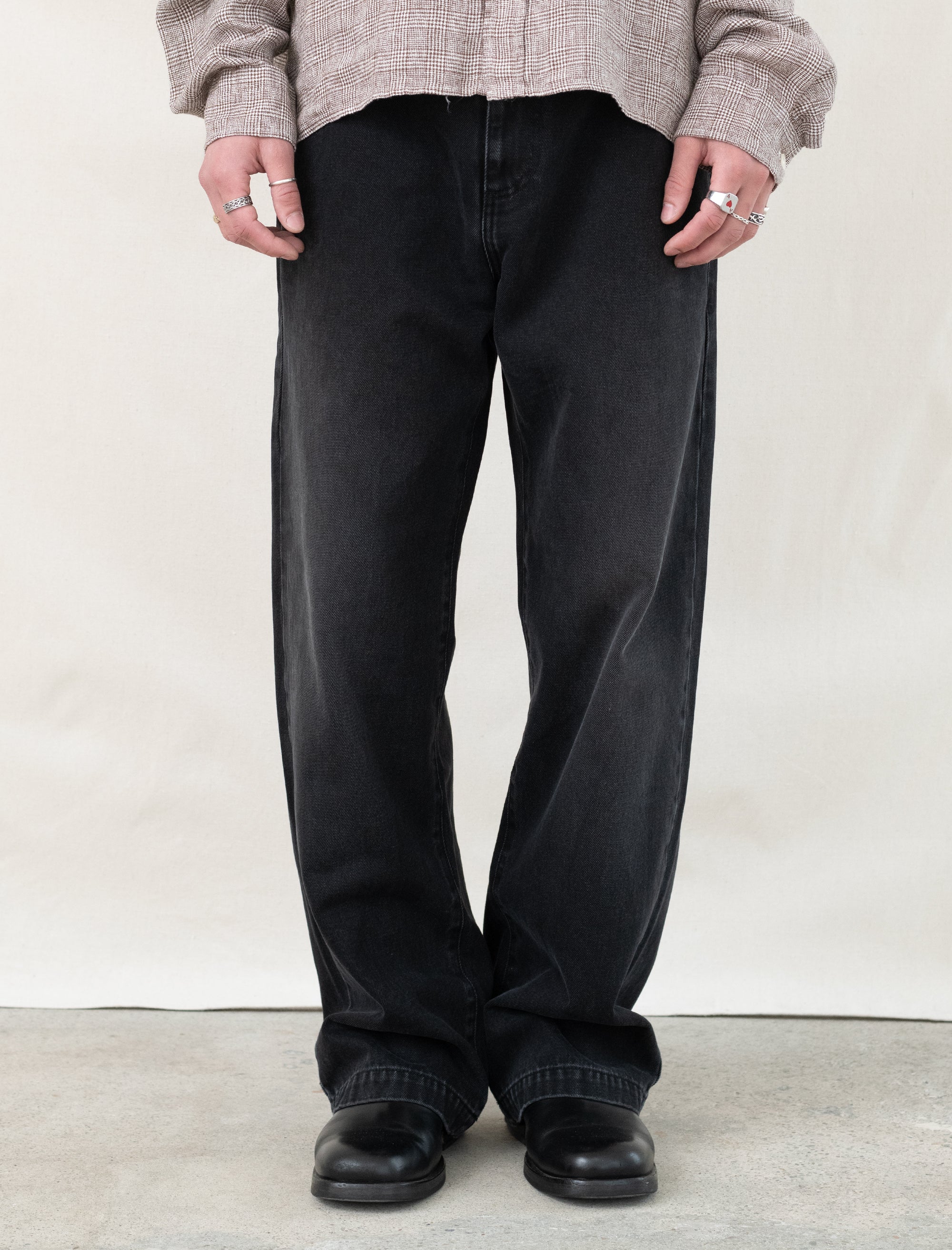 Straight Cut Jeans (Faded Black)