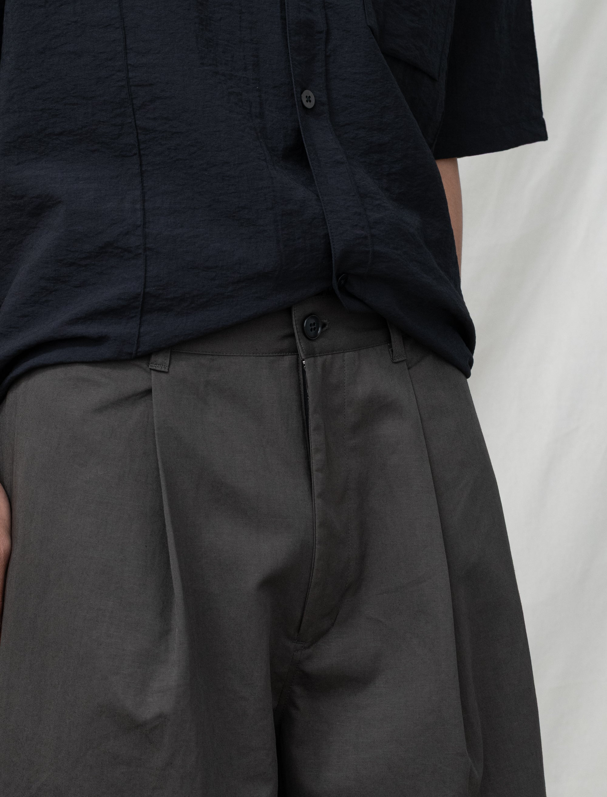 Linen Wide Shorts (Charcoal)