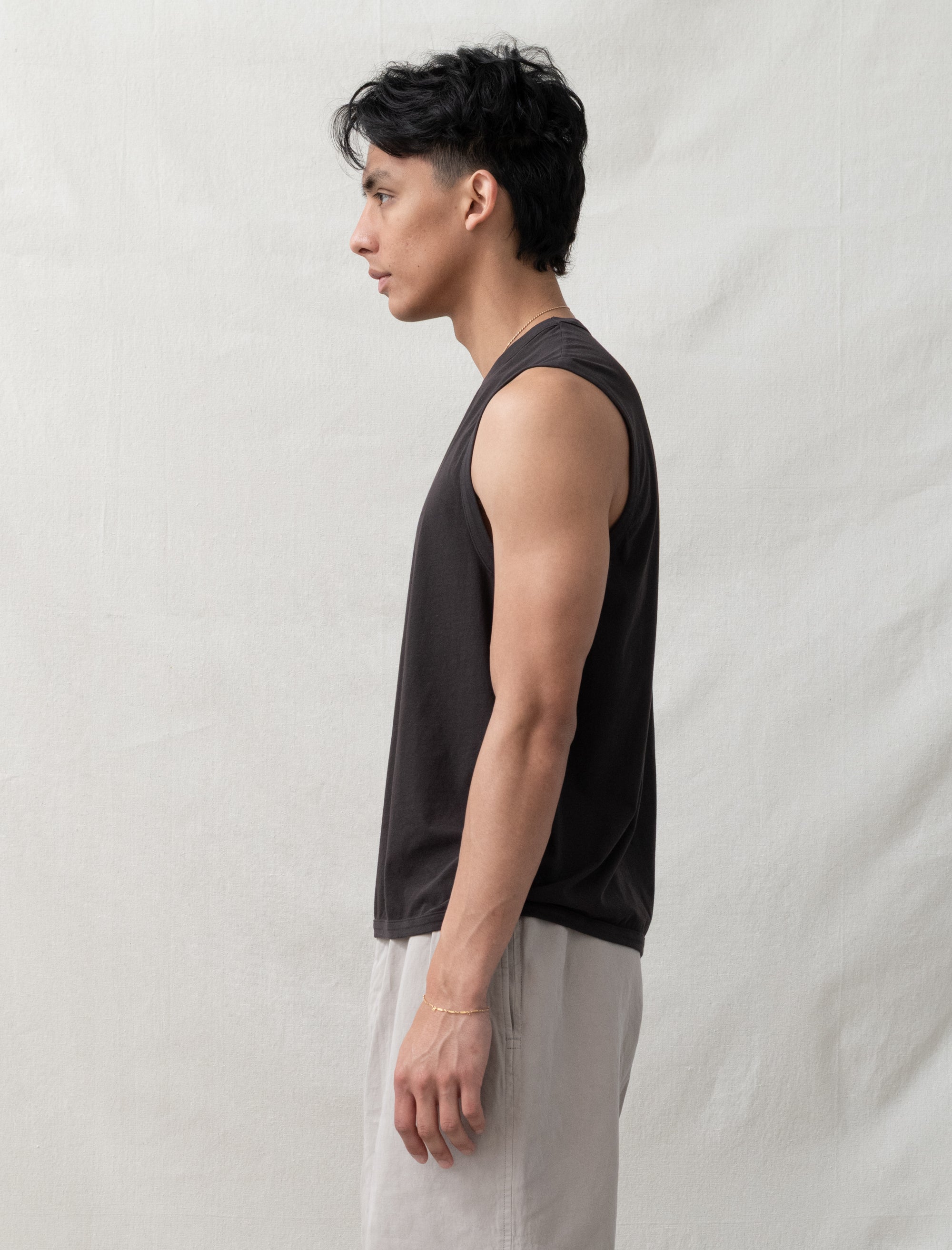 lady white co Sleeveless T-Shirt (Tire Black)