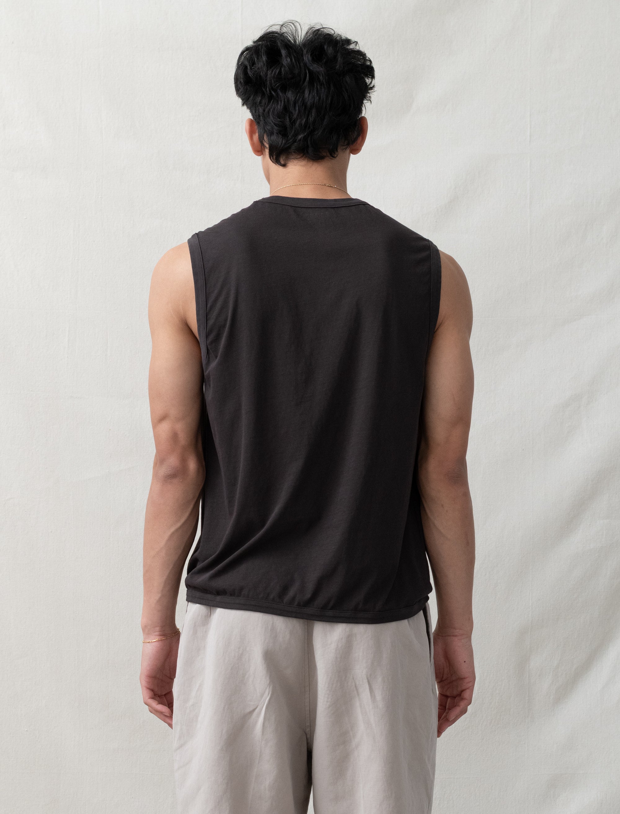 lady white co Sleeveless T-Shirt (Tire Black)