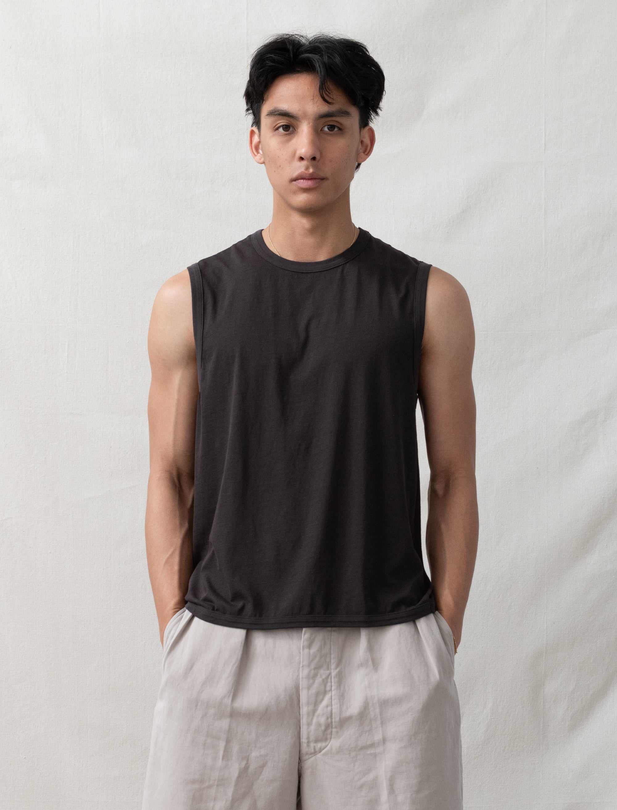 lady white co Sleeveless T-Shirt (Tire Black)