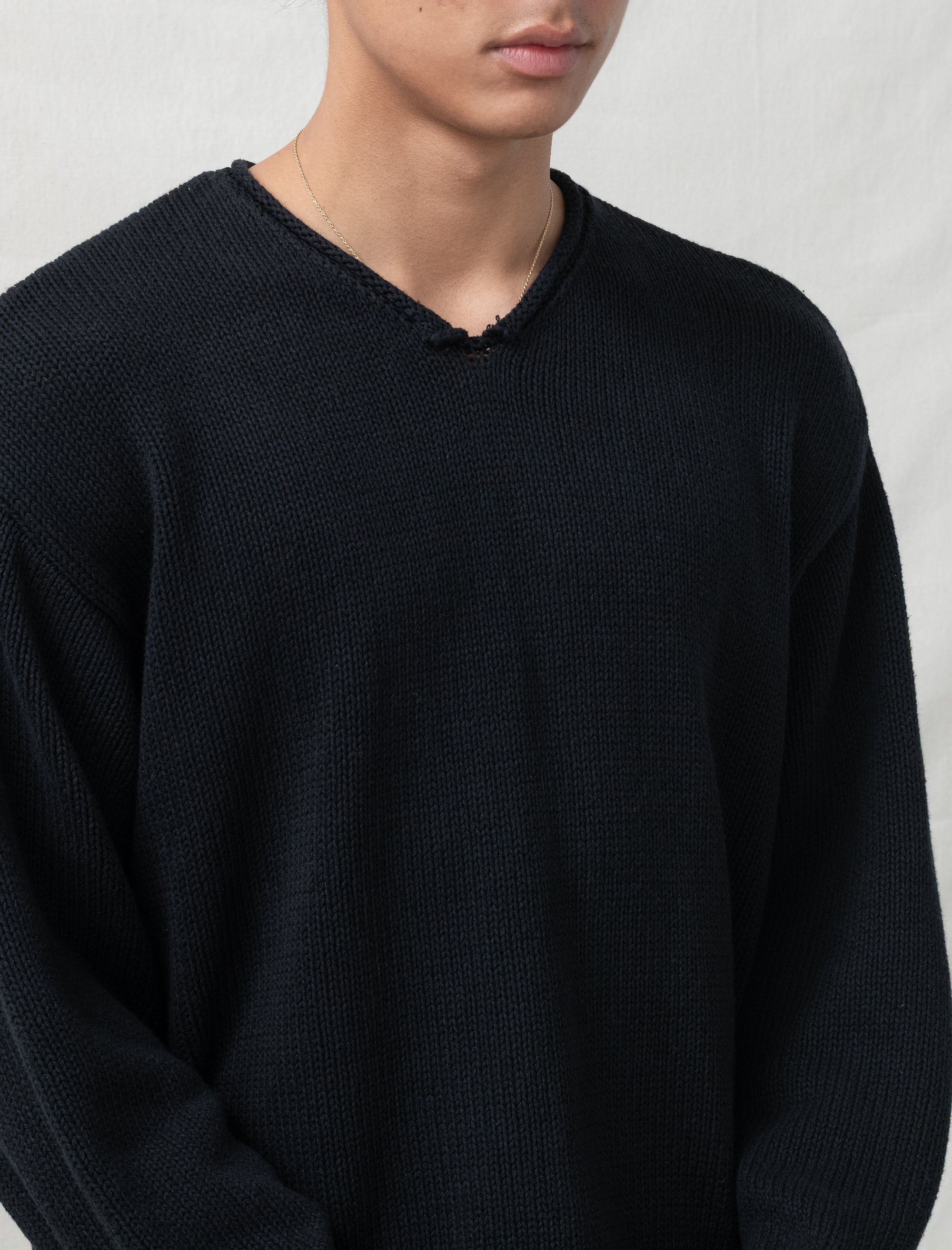Stüssy Roll V Neck Sweater (Black) – Bows and Arrows