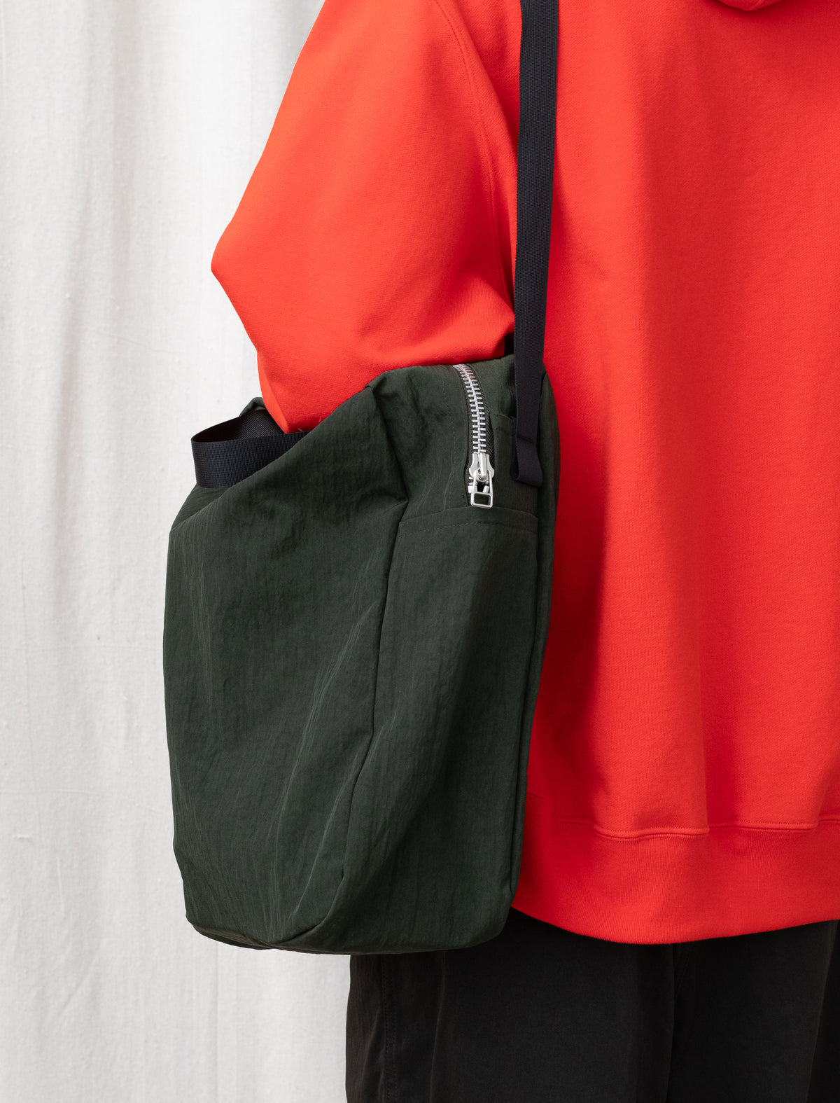 R21B0 Zip Tote (Jungle Nylon)
