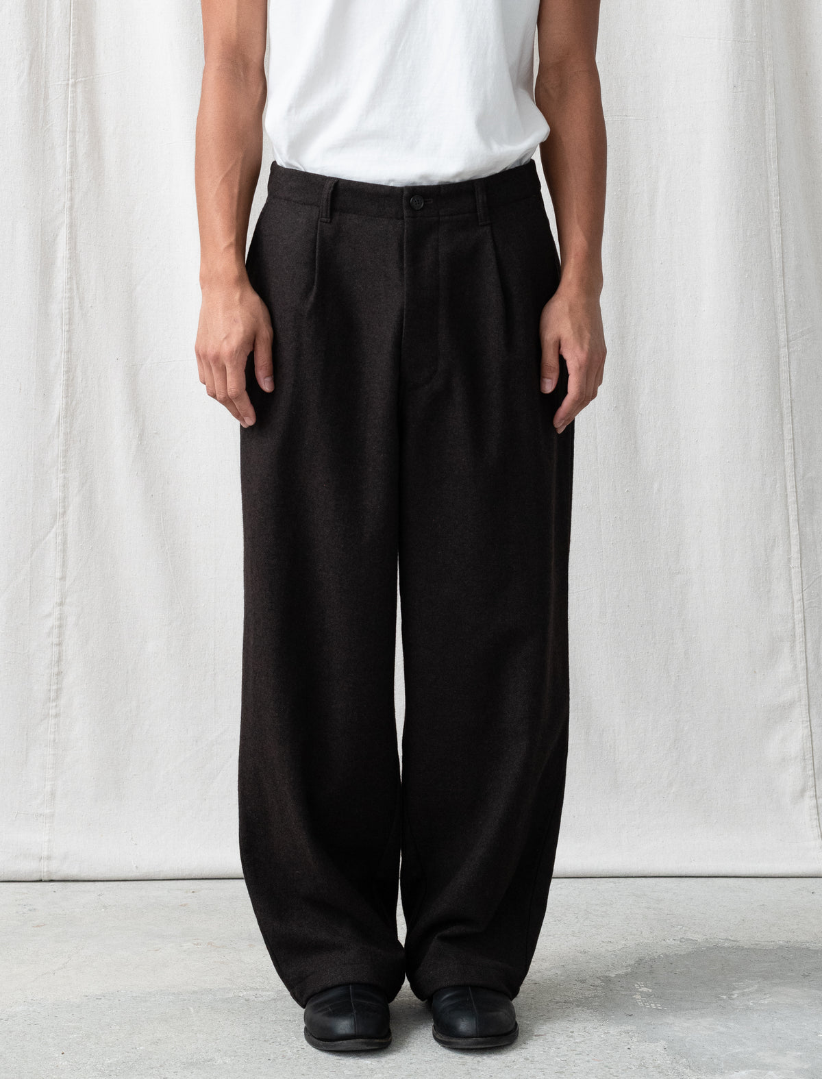 Wool Wide Pants (Dark Brown)